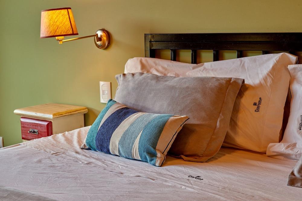 Peninsula Petit Hotel San Carlos de Bariloche Eksteriør billede
